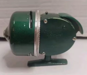 Vintage Shakespeare Wondercast Fishing Reel No. 1774 Green Model FC Push Button - Picture 1 of 8