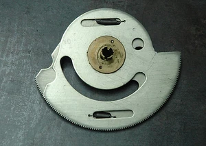 COLLINS 51S-1 - p/n 547-2607-003 - GEAR SECTOR DRIVE part of Gear TRAIN ASSEMBLY - Zdjęcie 1 z 2