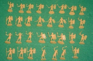 VINTAGE 1970's ATLANTIC 1502 EGYPTION ARMY 31 FIGURES - Picture 1 of 3