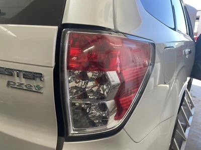 Conjunto de lanterna traseira direita usado serve: 2013 Subaru Forester grau direito A - Imagem 1 de 4
