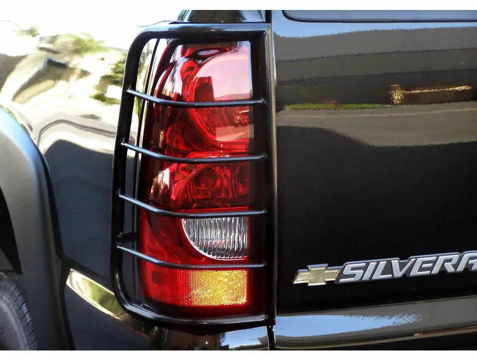 Steelcraft Tail Light Guards Black Fit 1999-2007 Silverado/Sierra 1500,2500,3500 Foto 1 de 4