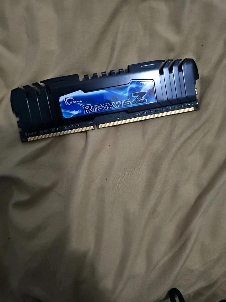 GSKILL Ripjaws Z 2400Mhz 8GB DDR3 RAM - F3-2400C10D-8GZH - Image 1 of 2