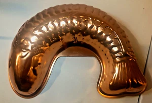 Copper fish might be salmon mold for jello or party foods VGC holds 5.5 cups - Picture 1 of 2