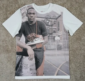 T-shirt Nike Jordan 1 punta nera bianca AOP grafica foto AT8917-100 uomo taglia small - Foto 1 di 9