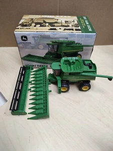 Ertl 2001 Farm Show 1/64 John Deere 9750 Combine, Limited Edition Of 5000 MIB - Picture 1 of 12
