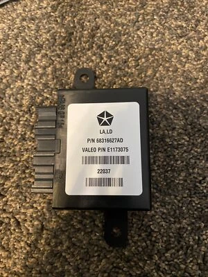 Dodge Charger y Challenger 2017-2019 módulo de asistencia de estacionamiento PN 68316627AD Foto 1 de 4