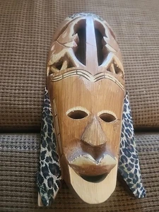 Indonesische Stammesmaske Elefant Schnitzerei Leopardenmuster 12 Zoll helles Holz - Bild 1 von 4
