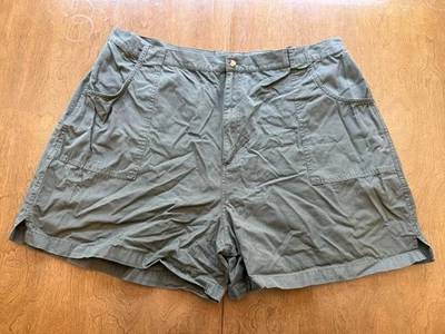 Fashion Bug 100% Cotton Green Ladies Shorts Plus Size 26W - Image 1 of 4