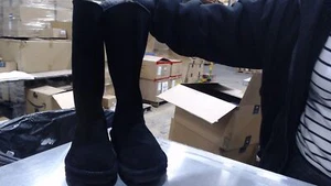 LikeNew_BEARPAW Women's Violet Black Boot Size 8 | Women_Black8 - Picture 1 of 6