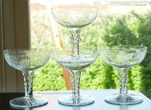 Set of Four Vintage Crystal Grapes and Vines Design Cocktail Glasses - Picture 1 of 4