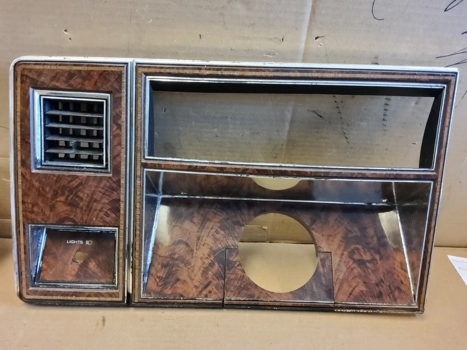 Oldsmobile Delta 88 98 1979-1985 velocímetro bisel tablero ventilación moldura OEM 2 Foto 1 de 4