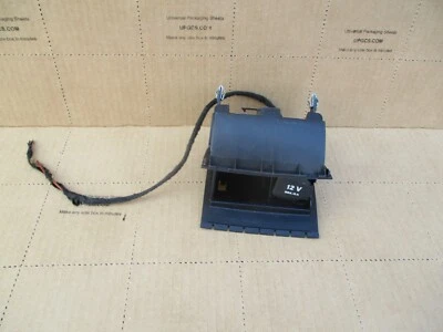 Mercedes-Benz C 300 2011 consola central trasero cenicero A2048100130 Foto 1 de 4