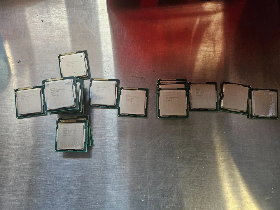 LOT OF 20 - Intel Pentium Dual-Core G870, G850 etc.. Desktop CPU #1 - Image 1 of 1