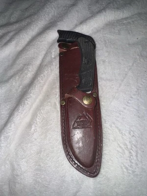 Vintage Outdoor Edge  Trophy Skinner-Saw 2-Knives w/Leather Sheath - Image 1 of 4