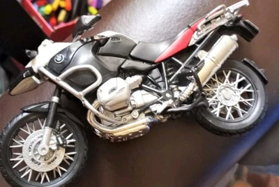 BMW  R1200 GS Diecast Sport Motorcycle - Image 1 of 4