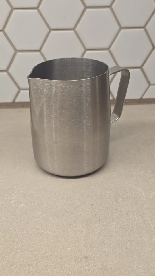 Jarra de leche Breville Barista jarra de espuma de acero inoxidable para máquinas de café espresso Foto 1 de 3