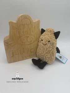 Neu mit Etikett! 100% Original Amuseables Peanut Cat Outfit - Exklusiv bei Jellycat - Bild 1 von 9