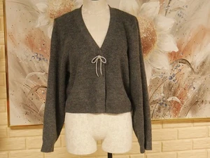 NWT H&M LARGE CROPPED CHARCOAL HEATHER GRAY 2 SNAPS SPARKLY SILVER BOW SWEATER - Picture 1 of 9