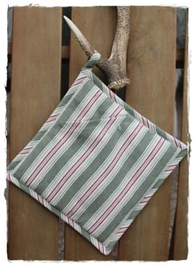 Topflappen MIA grün 22x22cm by Soul of Artefina | mit Eingrifftasche - Bild 1 von 1