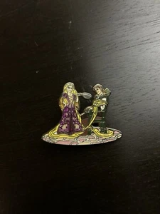 Rapunzel LE Disney Pin ✿ Designer Collection Tangled Flynn Pascal Frying Pan New - Picture 1 of 2