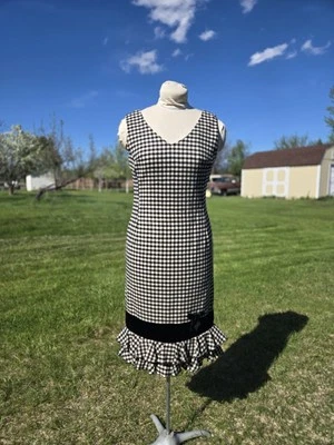 Vtg 1960s Tammy Andrews Black White Houndstooth Wooly Sleevless Wiggle Dress - Image 1 of 4