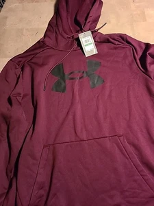 NUEVO CON ETIQUETAS Under Armour Hombres Armadura Polar Logo Grande Sudadera con Capucha Granate Oscuro/Negro Talla Grande - Imagen 1 de 3
