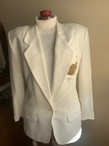CLASSIC VINTAGE 1980's LIZ CLAIBORNE IVORY BLAZER WITH GOLDEN EMBLEM - Picture 1 of 10