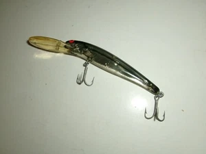 Bomber 4-1/2" Body Long A Crankbait Lure Screwtail - Used* - Picture 1 of 6