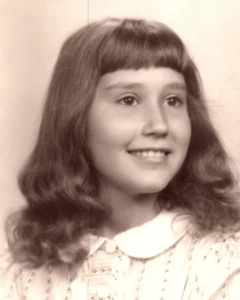 Fotografia studio vintage anni 50 ritratto di ragazza carina scuola foto - Foto 1 di 3