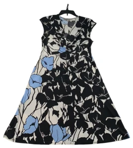 G.H Bass & Co Dress Womens Size 8 White Black  Floral Sleeveless Vneck - Picture 1 of 7