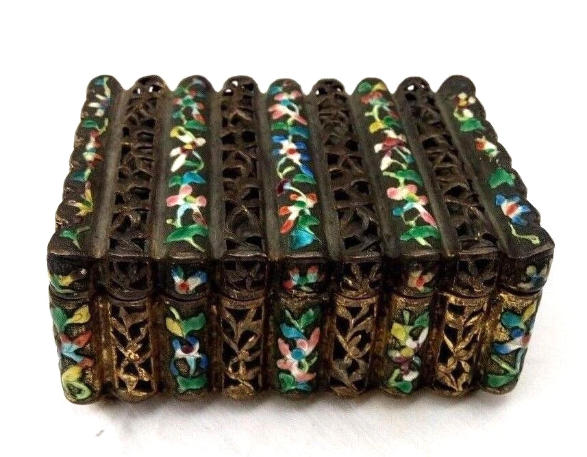 ANTIGUA CAJA CHINA ESMALTADA EN COBRE. Foto 1 de 4