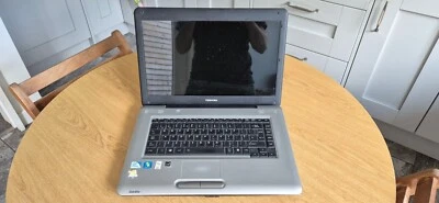 Toshiba Satellite L450-18D Celeron T3100 1.9GHz No RAM No HDD Spare or Repair - Image 1 of 4