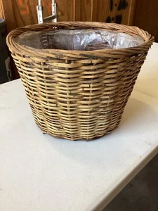 Vintage Round Wicker Storage Basket 16” Round by 12” High With Liner - Picture 1 of 6