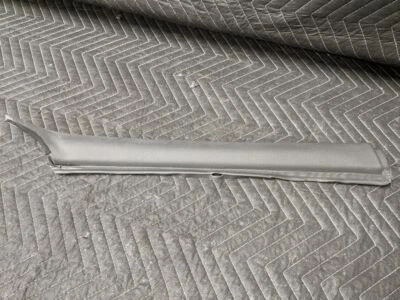 BMW E30 3-Series A-Pillar Cover Right Passenger Black 51431884376 Foto 1 de 4