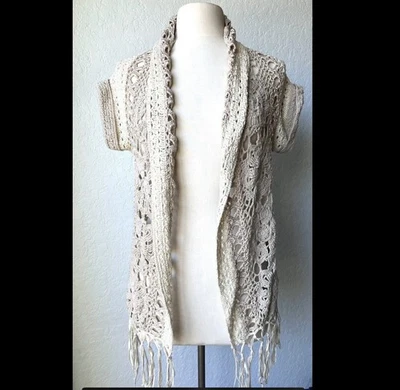 Chaqueta BKE Boutique MEDIANA Crochet Crema/Rubor Chal Plumero Flecos BOHO USADA EN EXCELENTE ESTADO h Foto 1 de 4