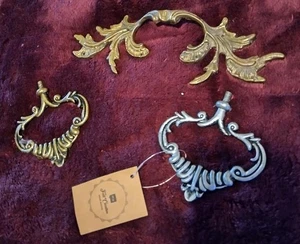 Drawer Pull's Vintage French Provincial Antiqued Brass Regal Motif gold resin - Picture 1 of 3