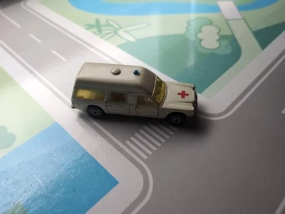 Siku V306 Binz Europ 1200 L Krankenwagen mit Zubehör sehr guter zustand - Bild 1 von 4