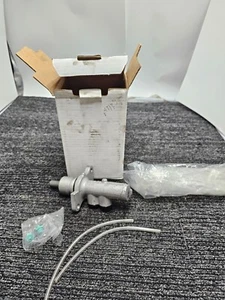 For 1998-2001 Cadillac Catera Brake Master Cylinder  10-2882 - Picture 1 of 9
