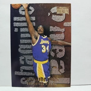1996-97 Skybox Premium Intimidators #15 Shaquille O'Neal Los Angeles Lakers - Picture 1 of 2