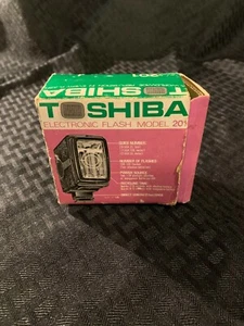 Flash electrónico vintage Toshiba modelo 201 para cámara caja abierta nuevo de lote antiguo - Imagen 1 de 4