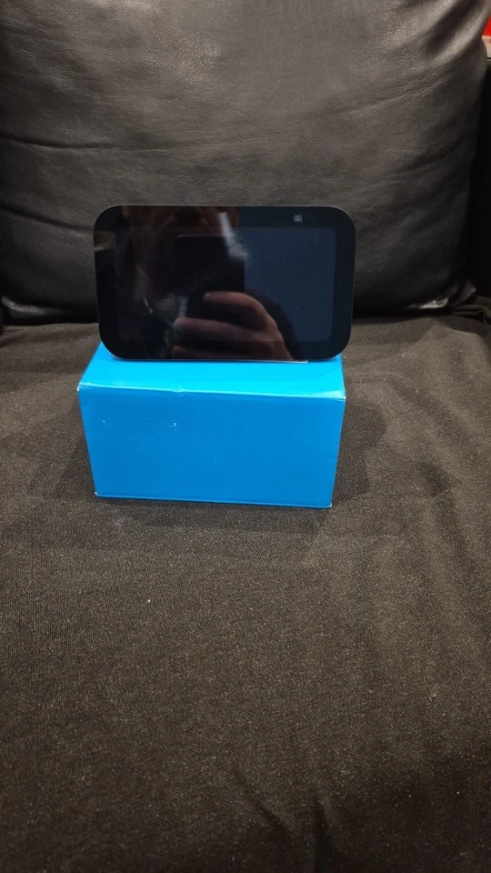 Amazon Echo Show 5 (3rdGen)  Smart Display with Alexa, Charcoal – Black Friday - Image 1 of 4