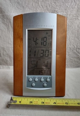 Radio Controlled Atomic Desk Alarm Clock, Date & Day w/Temperature, *READ* - Image 1 of 4