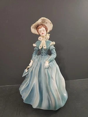 Florence Ceramics of California, Delores, estatuilla, sofisticación en un vestido  Foto 1 de 4