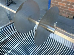 2 x NEW STAINLESS STEEL GYROS PLATES BBQ SPIT ROSTISSERIE - 200mm - Picture 1 of 3