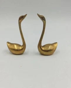 Brass Swans Figurines Small Unmarked Vintage Pair - Picture 1 of 10