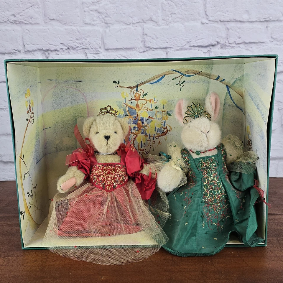 Muffy VanderBear Yule Jewel Ball Rubies & Emeralds Signed 2001 Limited Edition - Image 1 of 4