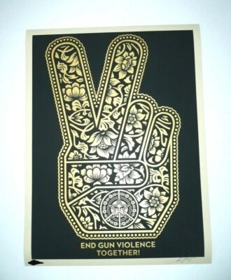 Serigrafía Shepard Fairey End Gun Violence Peace Fingers Obey Giant dorado COMO NUEVO Foto 1 de 4