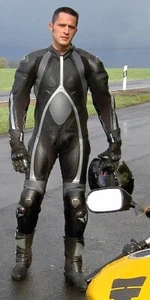 NEW GAY BLUF EIGHT PACK PADDED 1 PIECE MOTORBIKE MOTORCYCLE RACING LEATHER SUITS - Picture 1 of 6