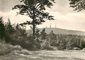 Blick zum Grossen Inselsberg Thueringer Wald Landschaft mit Funkturm DDR - Bild 1 von 2