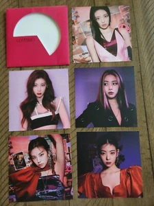 5 PCS K-POP ITZY ALBUM "GUESS WHO?" OFFICIAL LIMITED EDITION POSTCARDS W SLEEVE - Picture 1 of 12